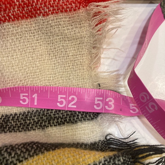 Plaid Tartan Shawl/Blanket 53X46 - Picture 8 of 9